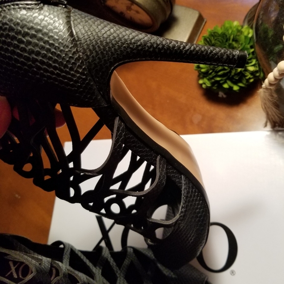 XOXO Size 10 (US) Zip-back Black Heels - Picture 2 of 10